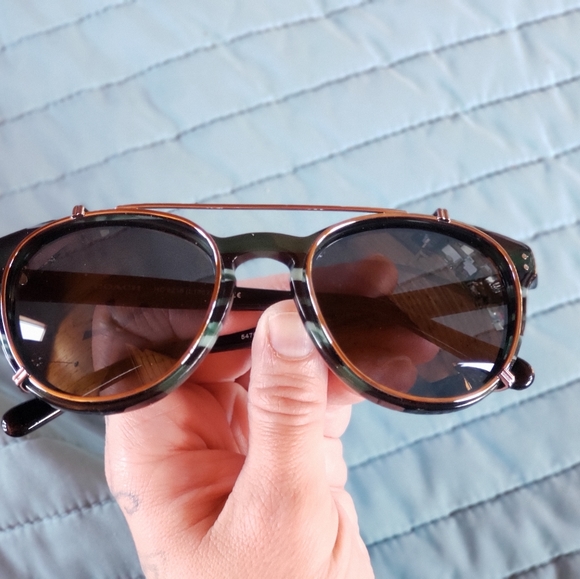 •X•Emerald Coach sunglasses - Picture 3 of 7